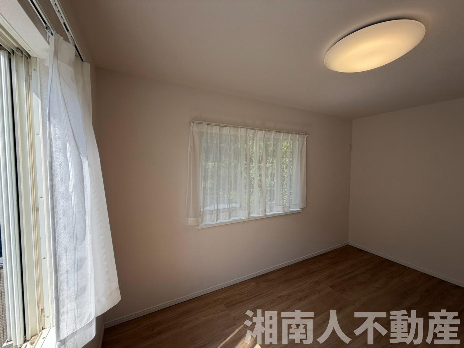 鎌倉市七里ガ浜東５丁目５－１３戸建の洋室|使い勝手のいい洋室です