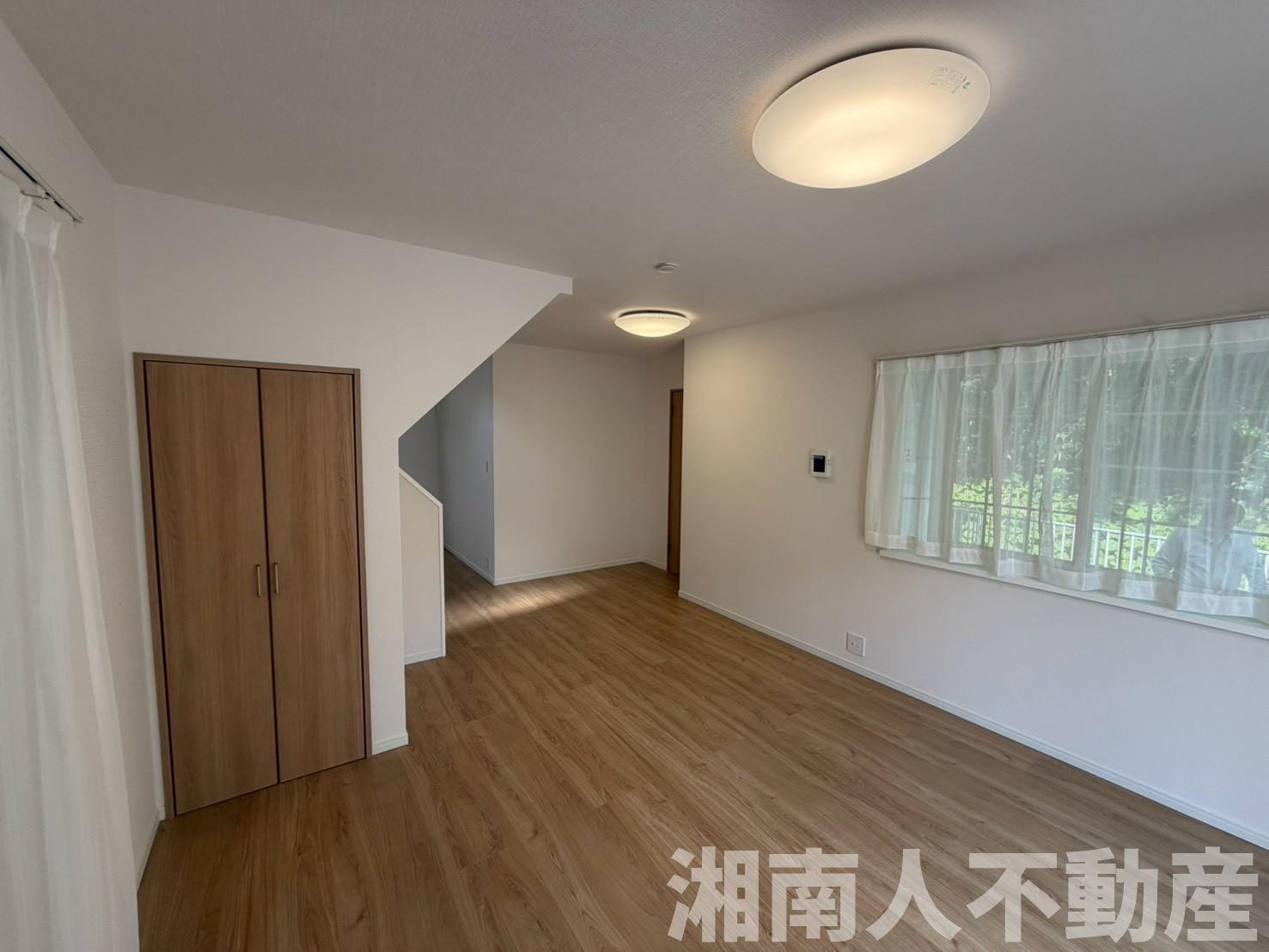 鎌倉市七里ガ浜東５丁目５－１３戸建の居間・リビング|使いやすいリビングです