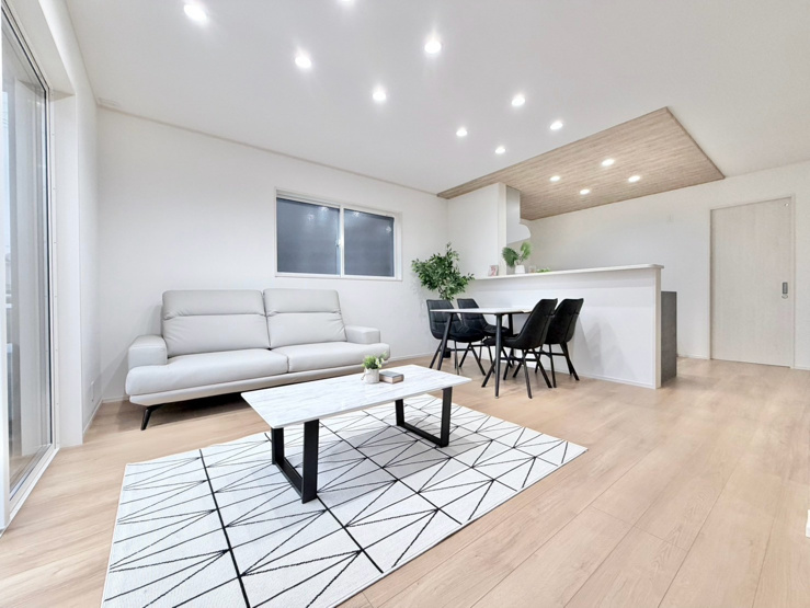 【リビングダイニング】