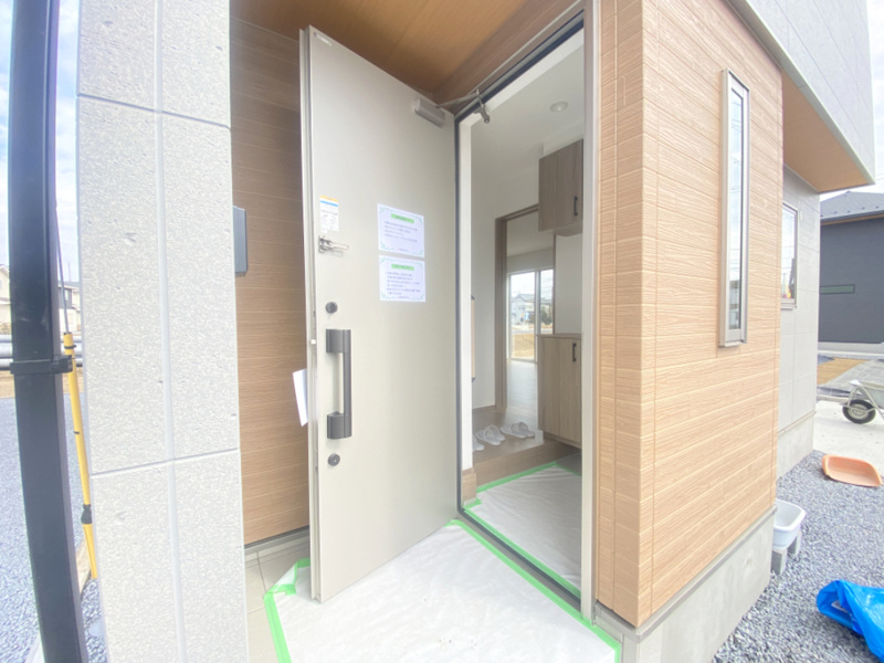 【B号棟　玄関】