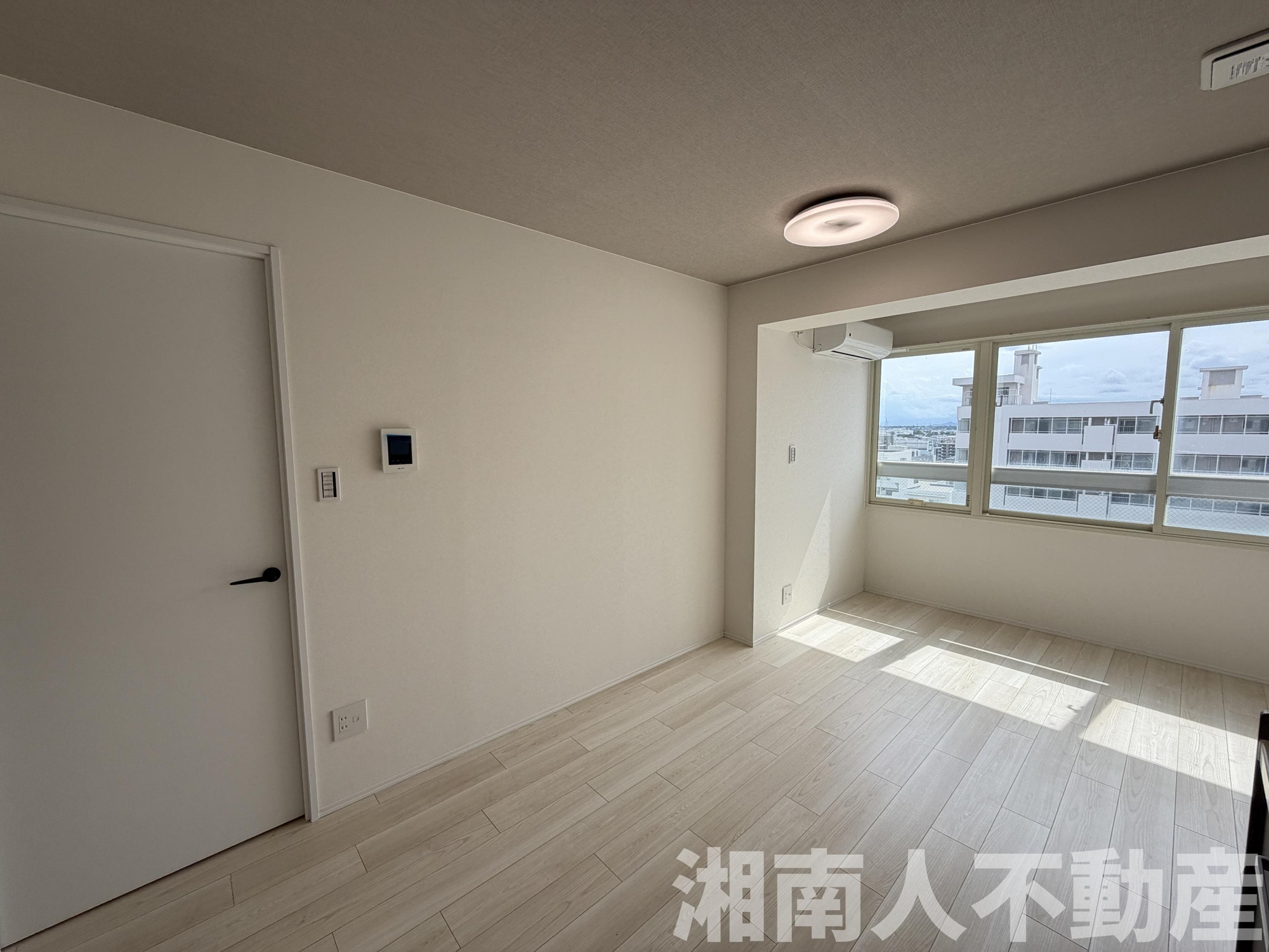 湘南台駅前分譲共同ビルの洋室|使い勝手のいい洋室です