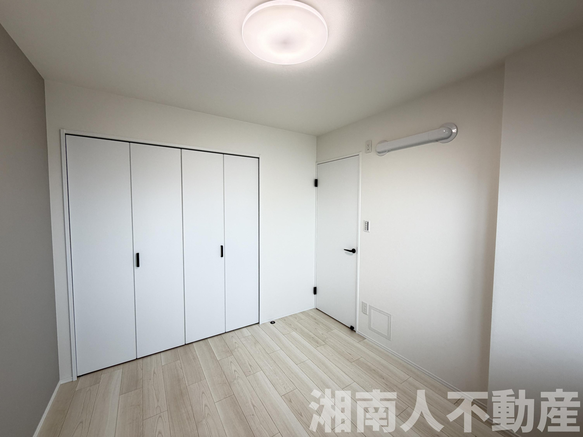 湘南台駅前分譲共同ビルの洋室|広々とした洋室です