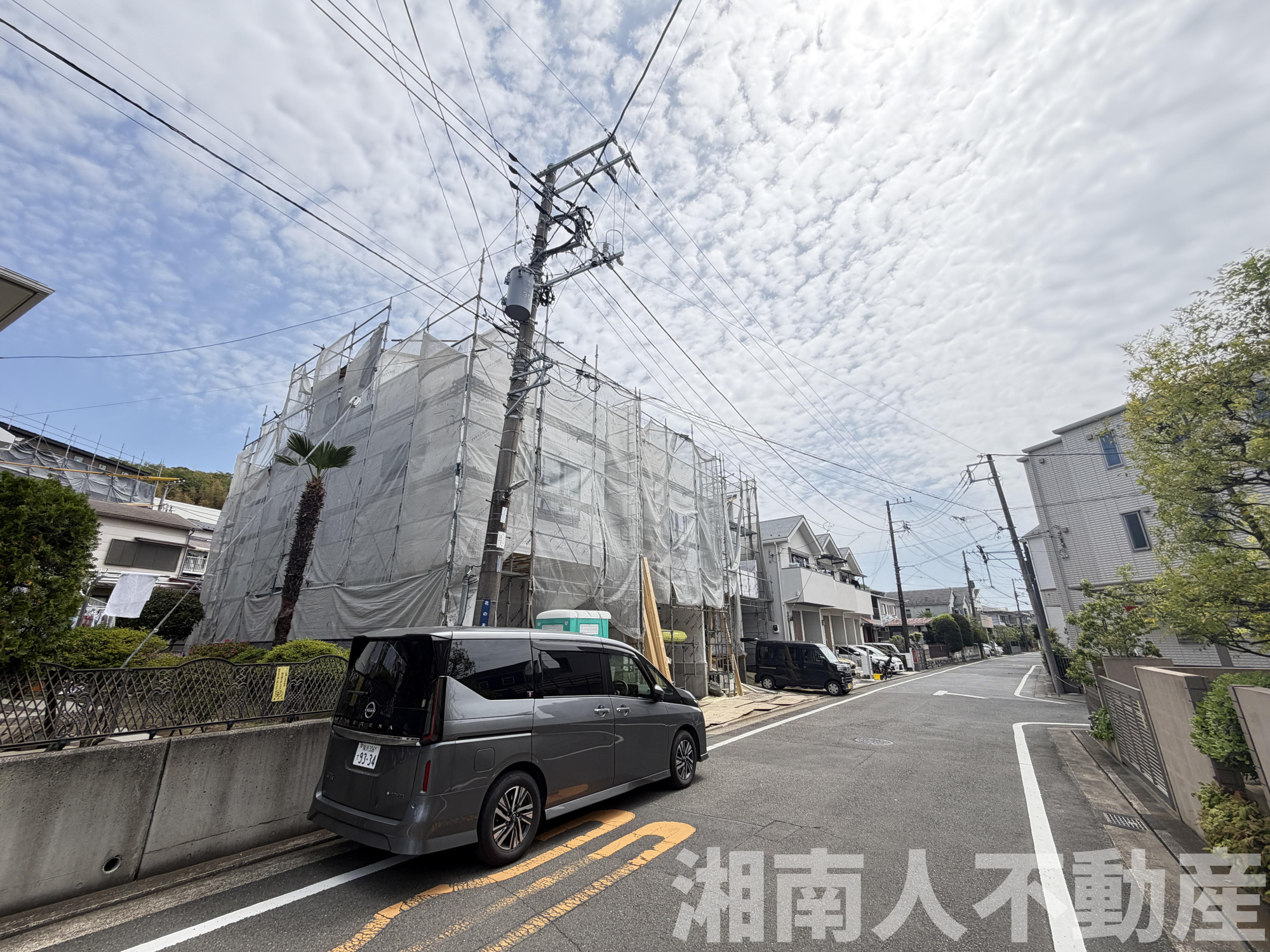 藤沢市花の木５４３７－８１新築戸建ての前面道路含む現地写真|前面道路含む現地写真です