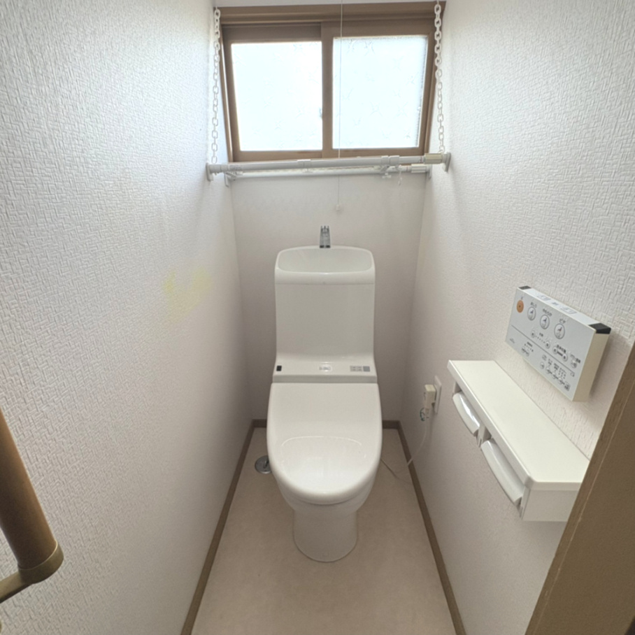 室蘭市白鳥台5丁目33-6　中古住宅のトイレ