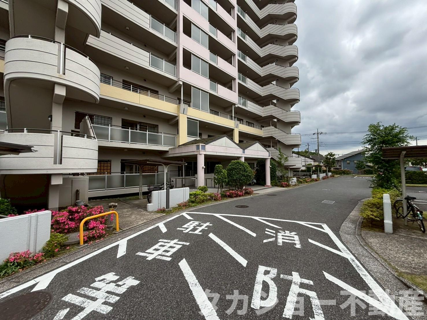 プラザ学園前　５号棟の外観