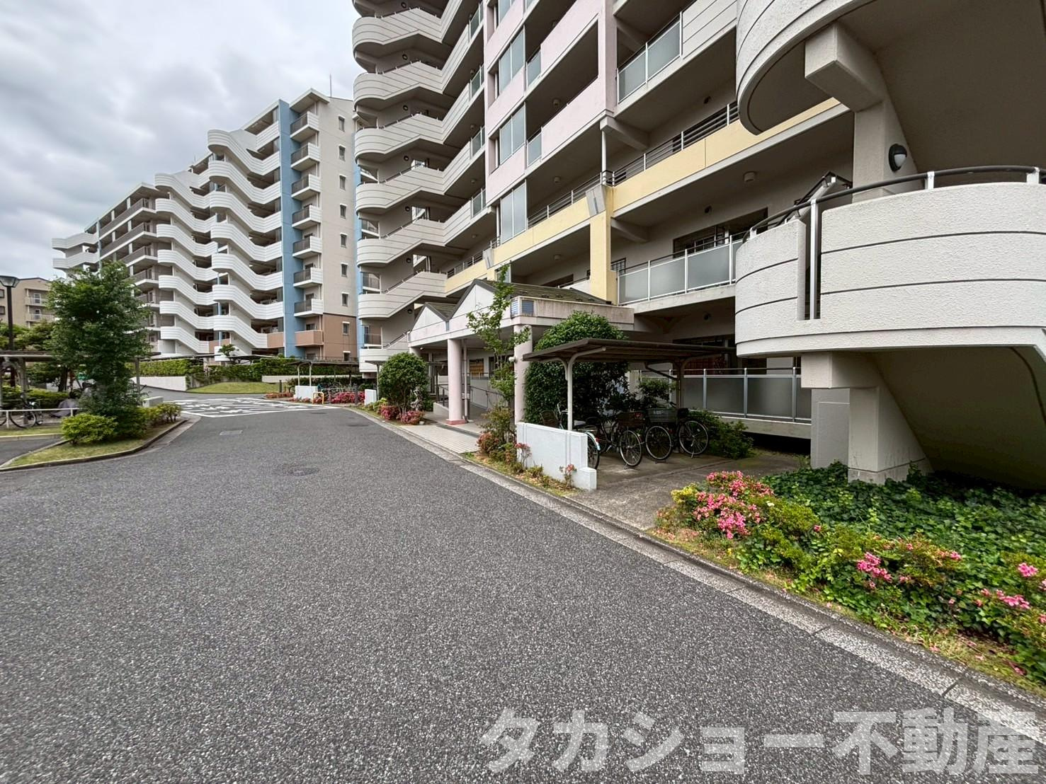 プラザ学園前　５号棟の外観