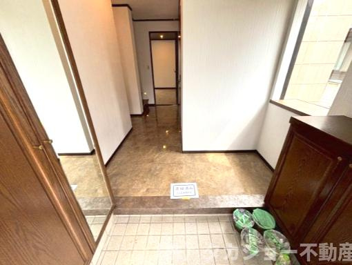 市原市ちはら台南5丁目　中古戸建の玄関