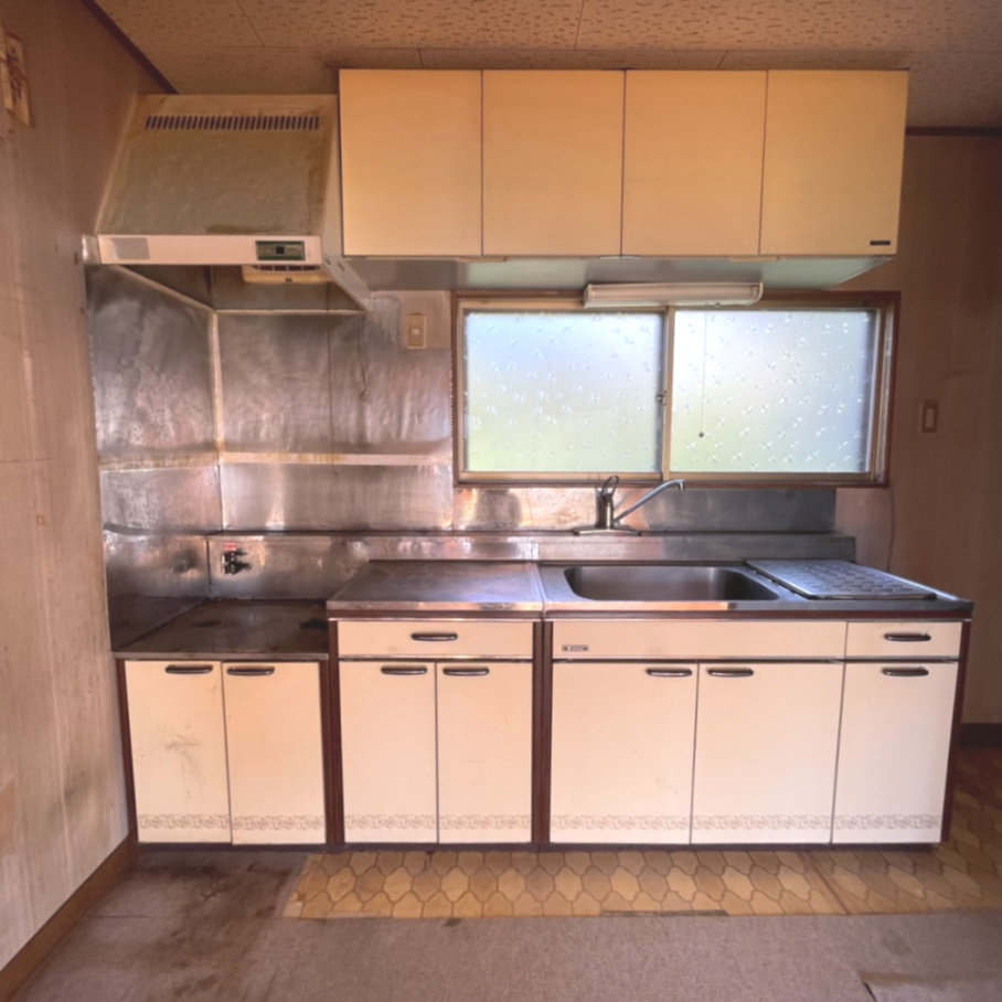 室蘭市八丁平4丁目25-15　中古住宅のキッチン
