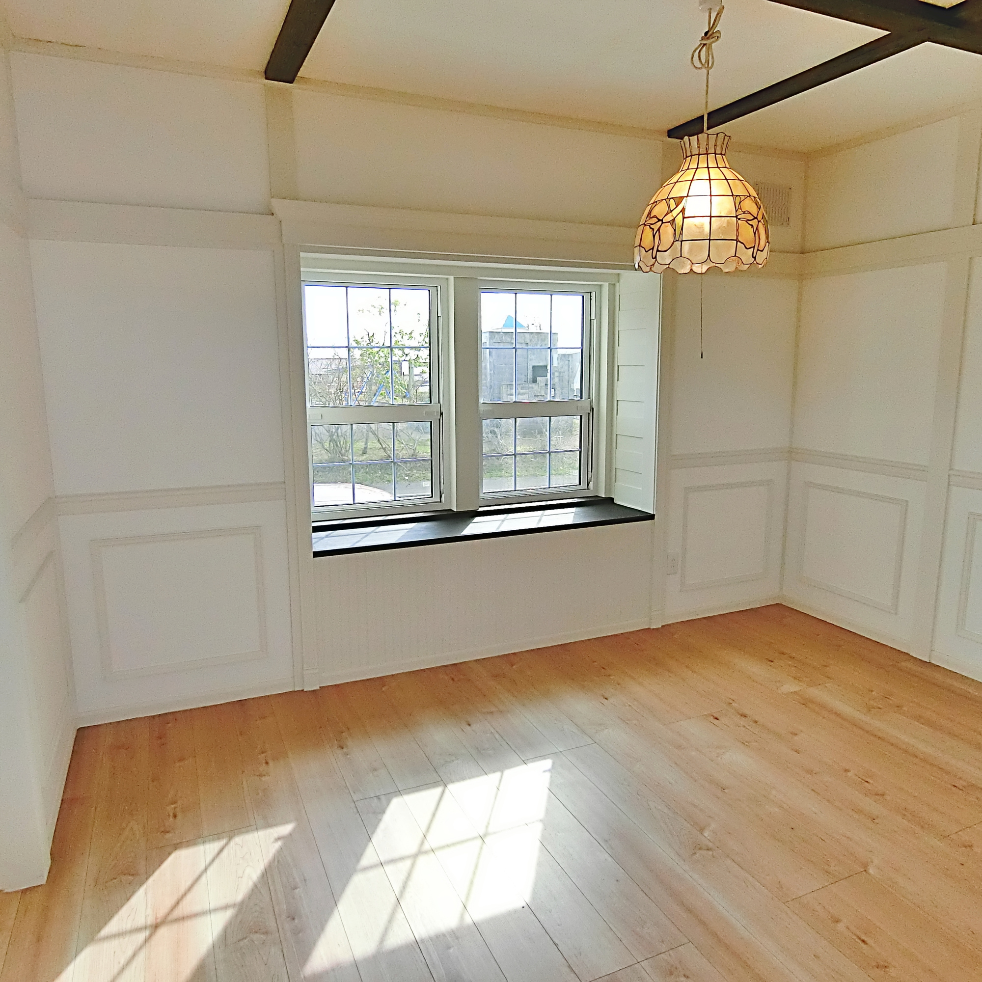 室蘭市白鳥台4-15-4　中古住宅の洋室