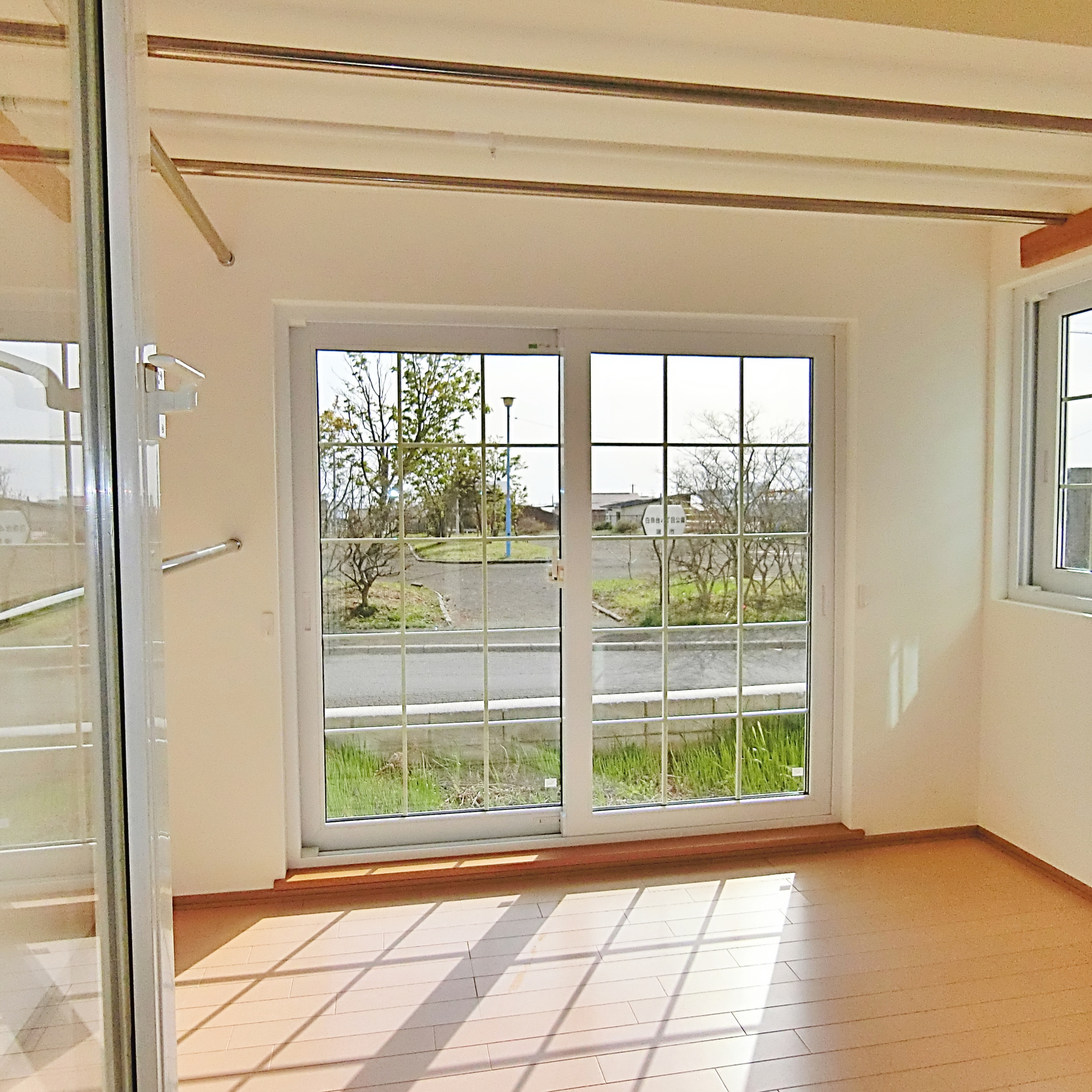 室蘭市白鳥台4-15-4　中古住宅の洋室