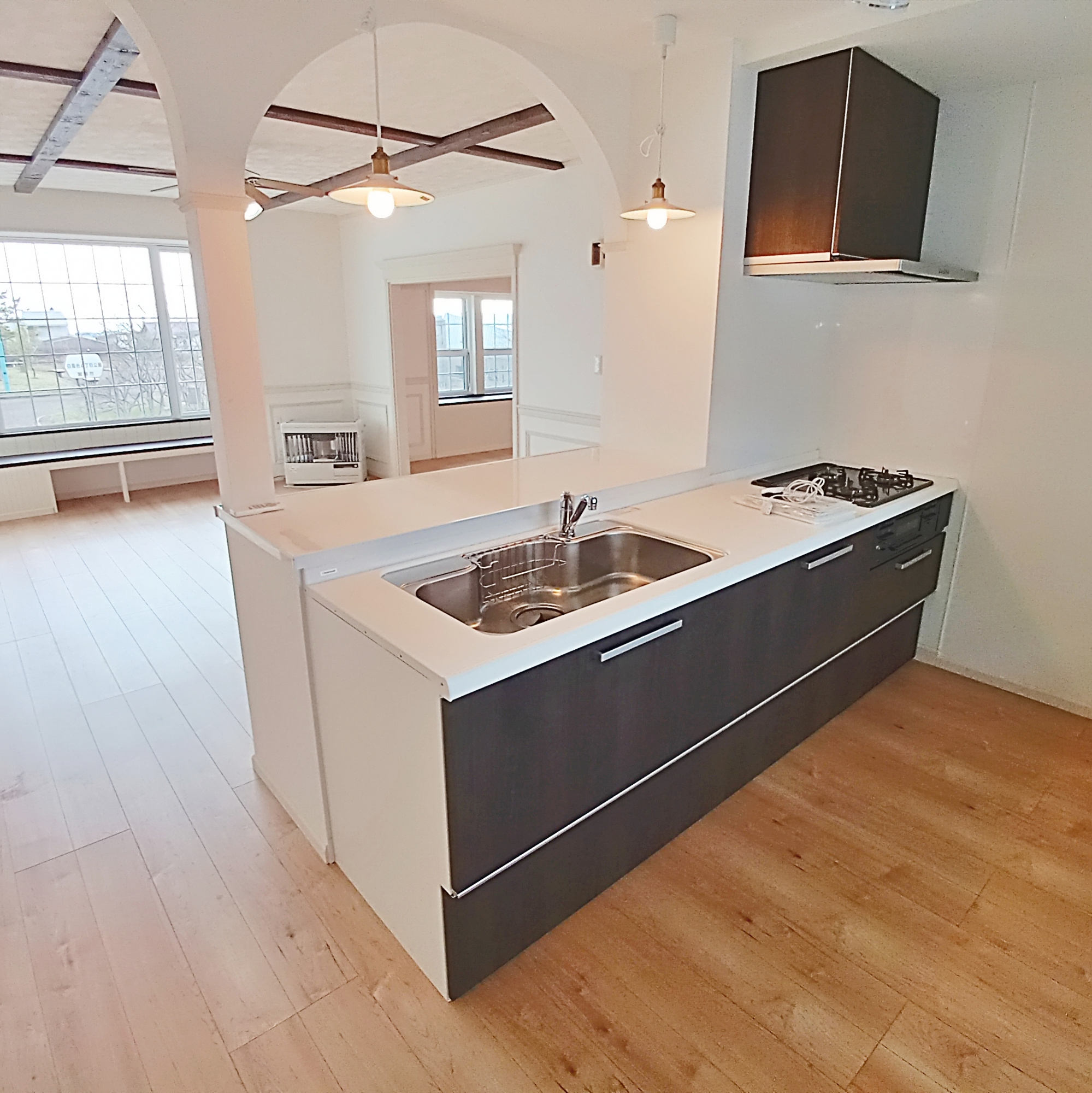 室蘭市白鳥台4-15-4　中古住宅のキッチン