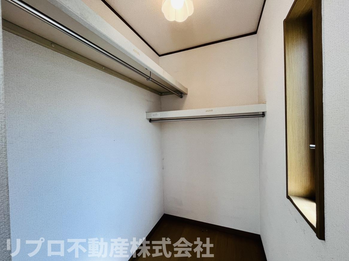 野田市柳沢戸建の収納|収納力のあるWICがうれしいですね♪