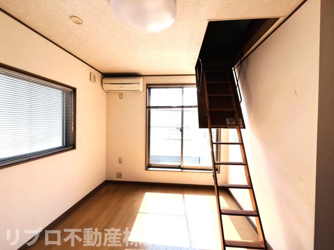 野田市柳沢戸建の洋室|２階７．０帖洋室　グルニエ（小屋裏収納）付きです