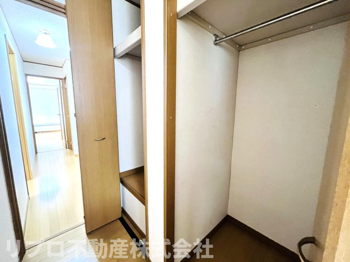野田市柳沢戸建の収納|２階洋室のクローゼット