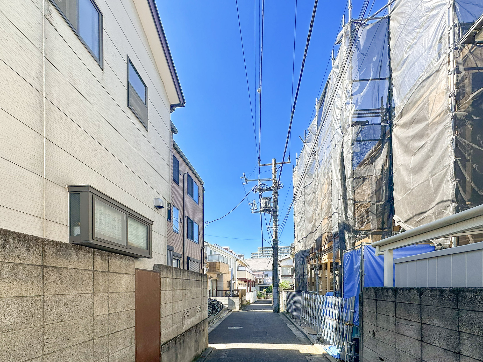 新築分譲［ミラクラス弥生町Ⅲ］の前面道路含む現地写真|現地写真（2026年10月撮影）