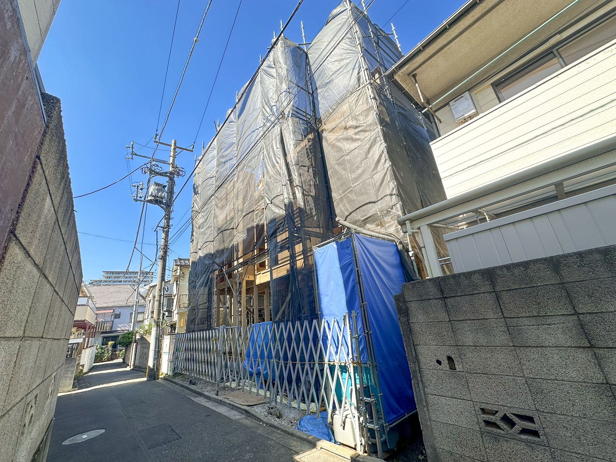 新築分譲［ミラクラス弥生町Ⅲ］の前面道路含む現地写真|現地写真（2026年10月撮影）