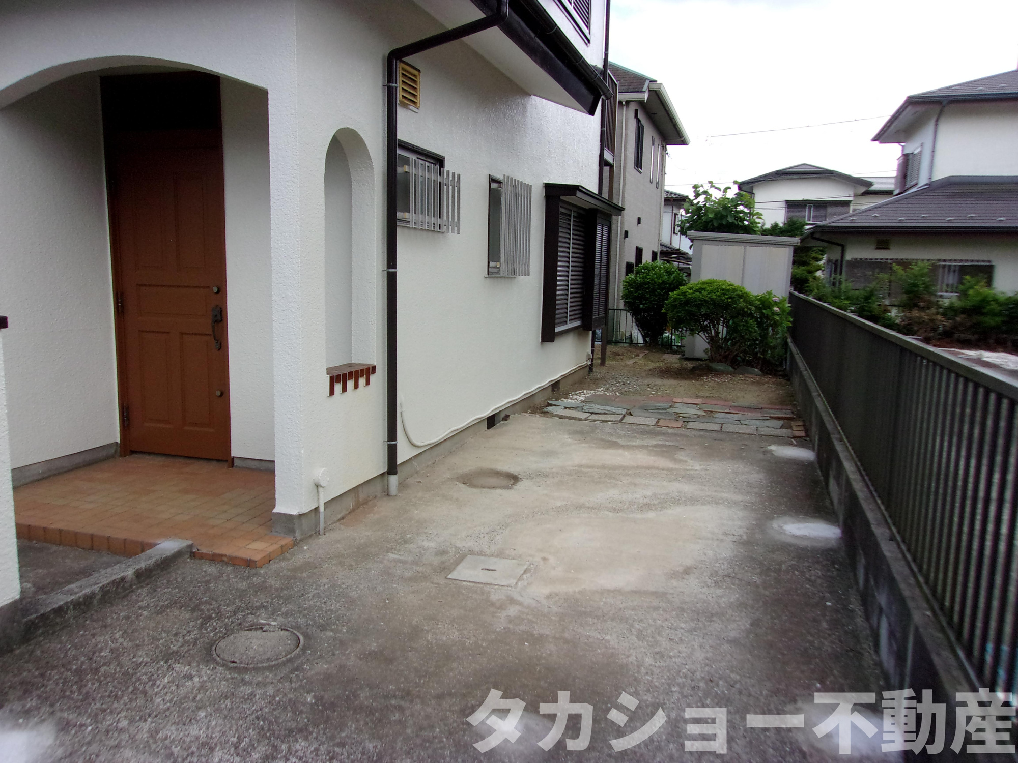 市原市光風台4丁目　中古戸建の駐車場|車種によって2台駐車可能です!!