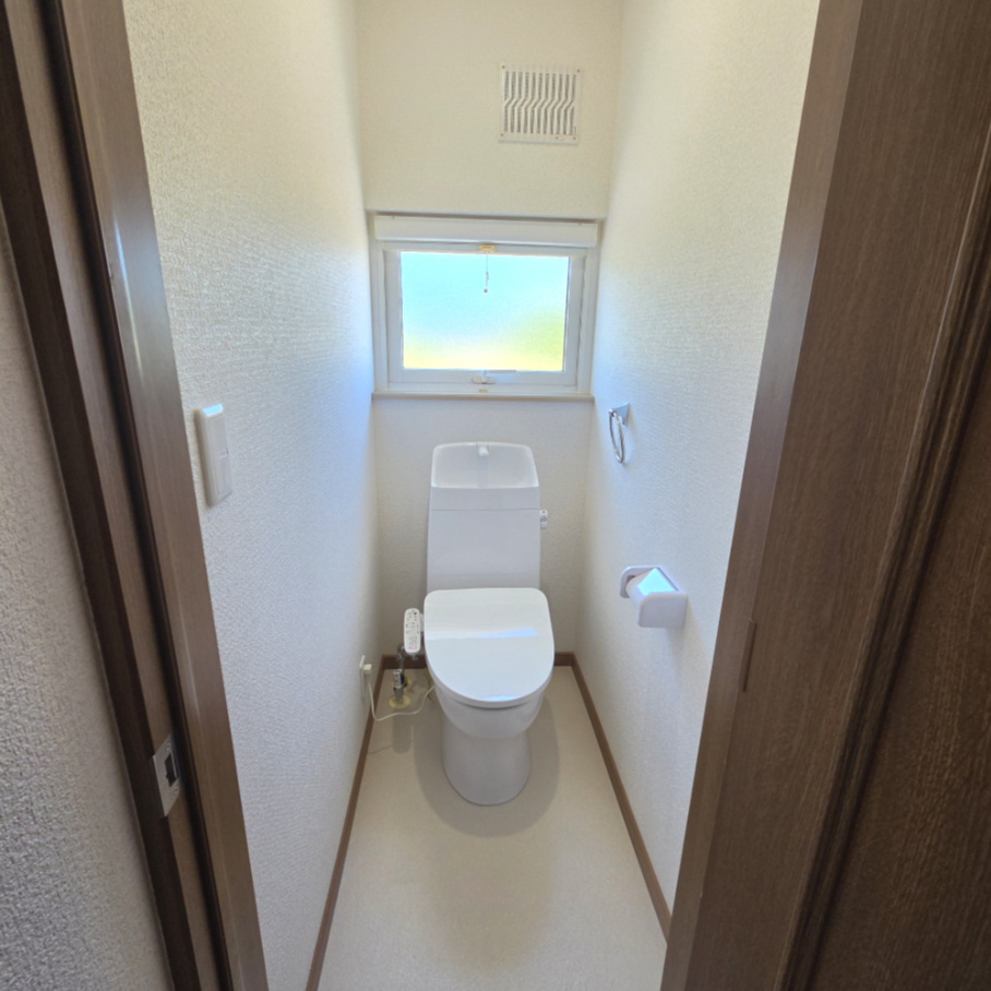 登別市登別町2丁目43-10　リフォーム済中古住宅のトイレ