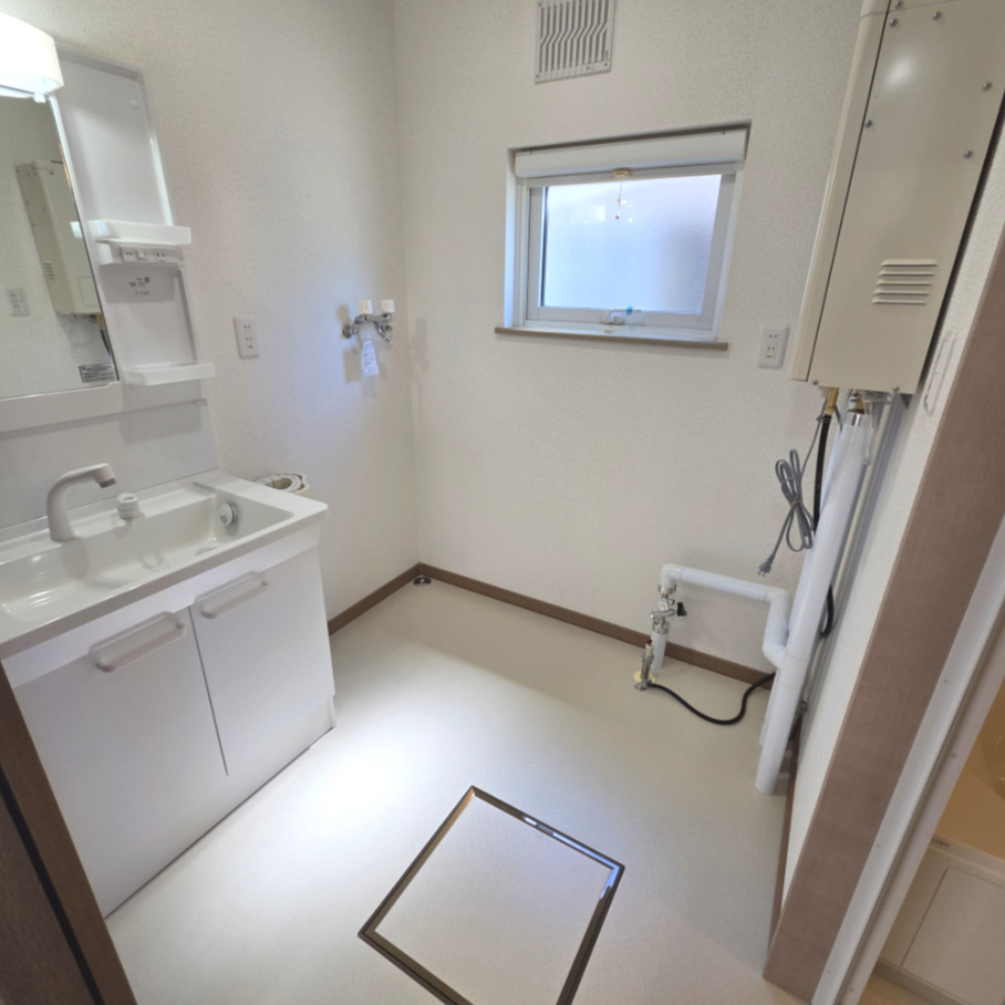 登別市登別町2丁目43-10　リフォーム済中古住宅の脱衣所