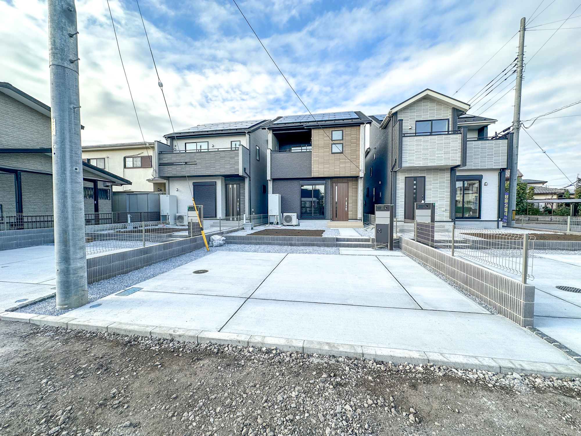 宇都宮市清原台３丁目　新築住宅全３棟の駐車場|車庫土間施工、駐車2台可能です(^^♪