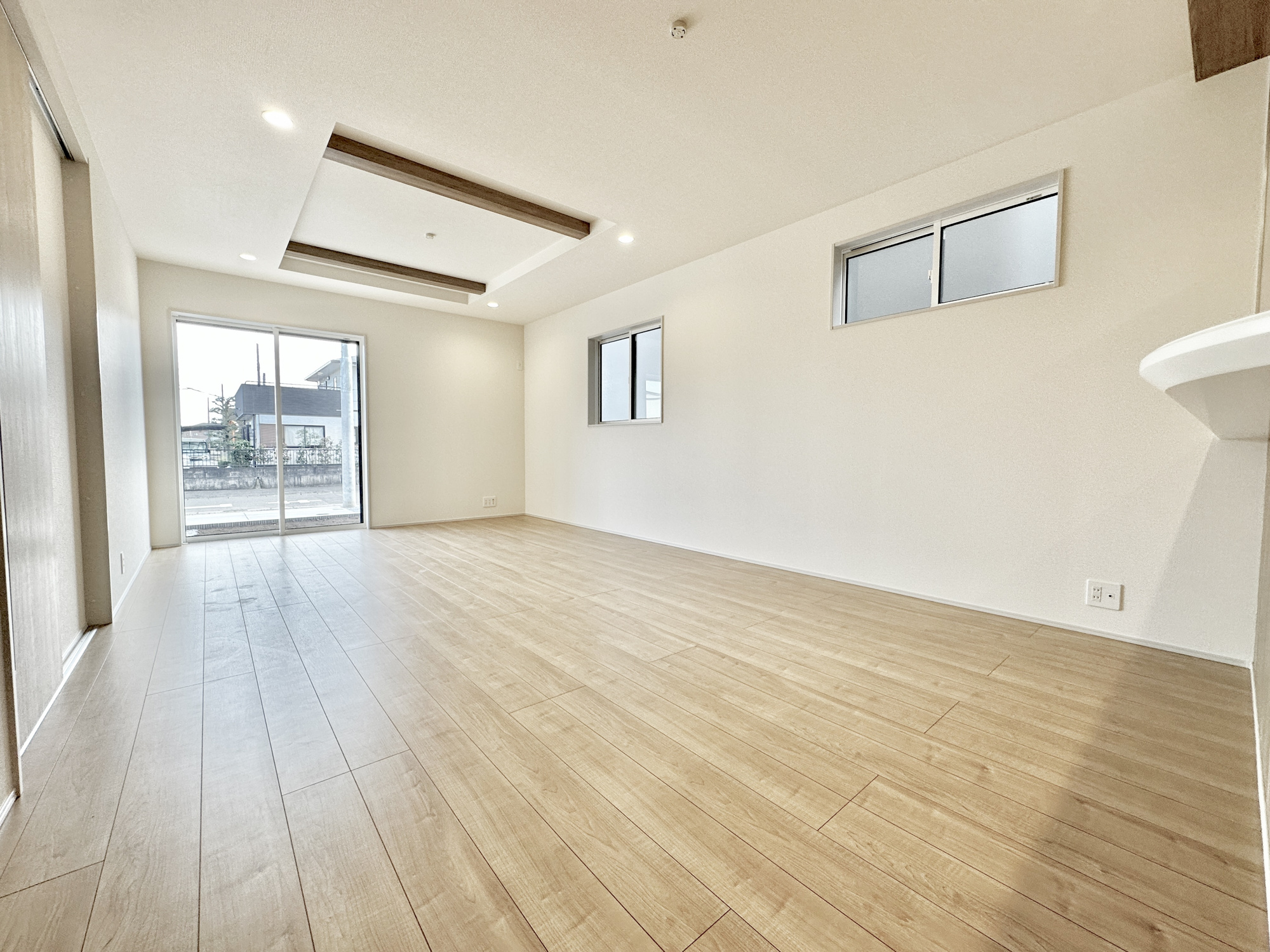宇都宮市清原台３丁目　新築住宅全３棟の居間・リビング|ここにはみんなが集い、食事と楽しい会話が始まる。話に夢中になりすぎて、ついつい時を忘れてしまう。そんな束の間の幸せを感じさせてくれる場所。