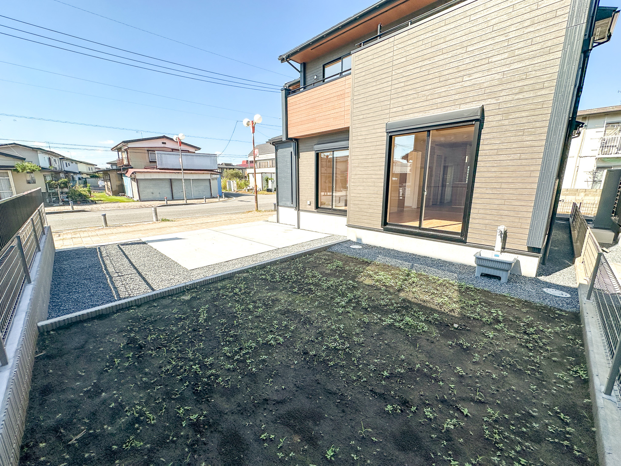 壬生町幸町３丁目　新築住宅全２棟の庭|お庭での家庭菜園・ガーデニングを通じて、お子様と一緒に育てていくと、思い出も増えていきそうですね♪