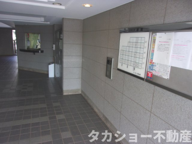エステ・スクエア都賀のエントランス|キレイに管理されております。