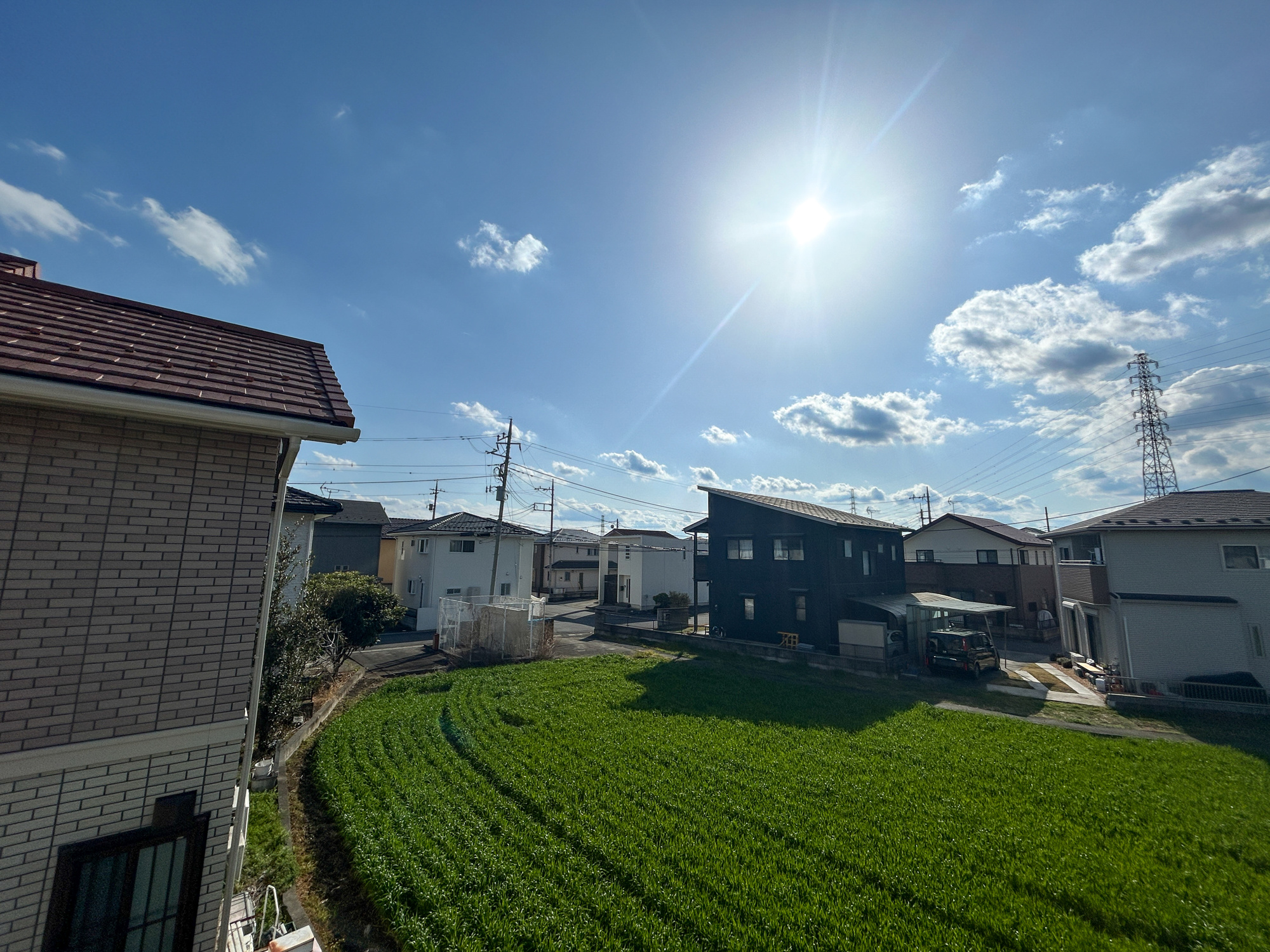 前橋市箱田町　中古住宅の展望|低層の一戸建てを中心とした街並みが整然と続き、周辺は高い建物が建っていないので、採光や開放性に恵まれ、空が広く緑の多い閑静な趣を感じる環境です。