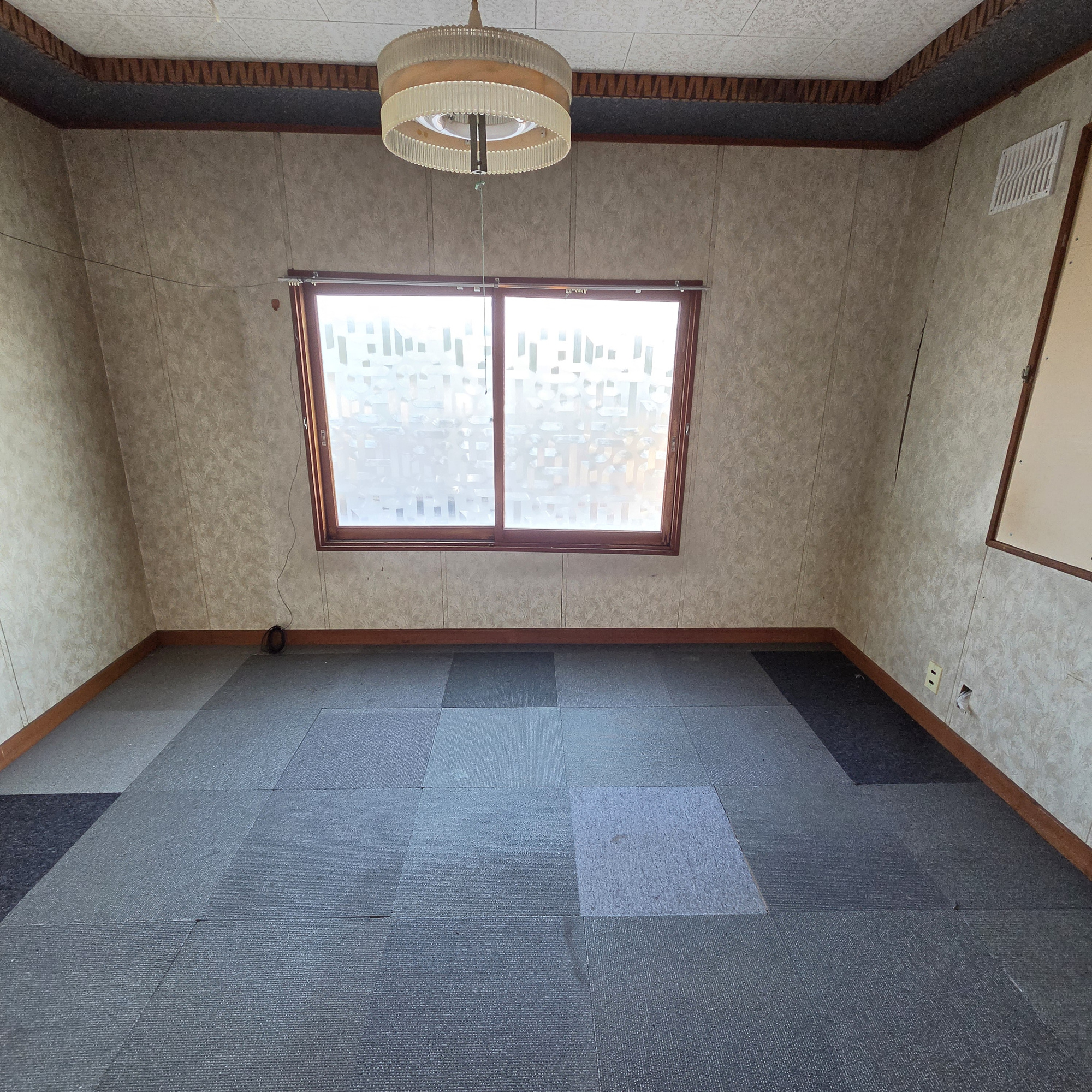 室蘭市水元町8-22　中古住宅の洋室