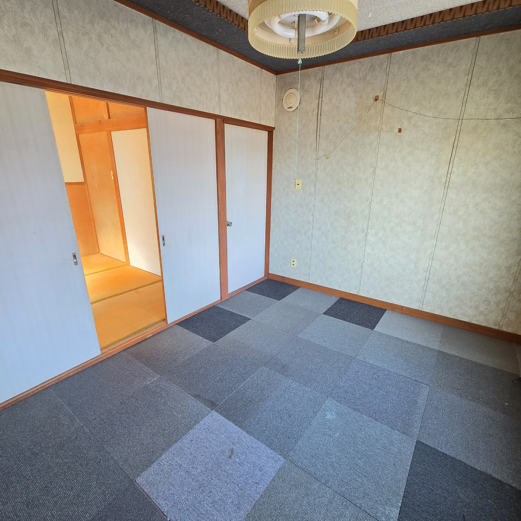 室蘭市水元町8-22　中古住宅の洋室