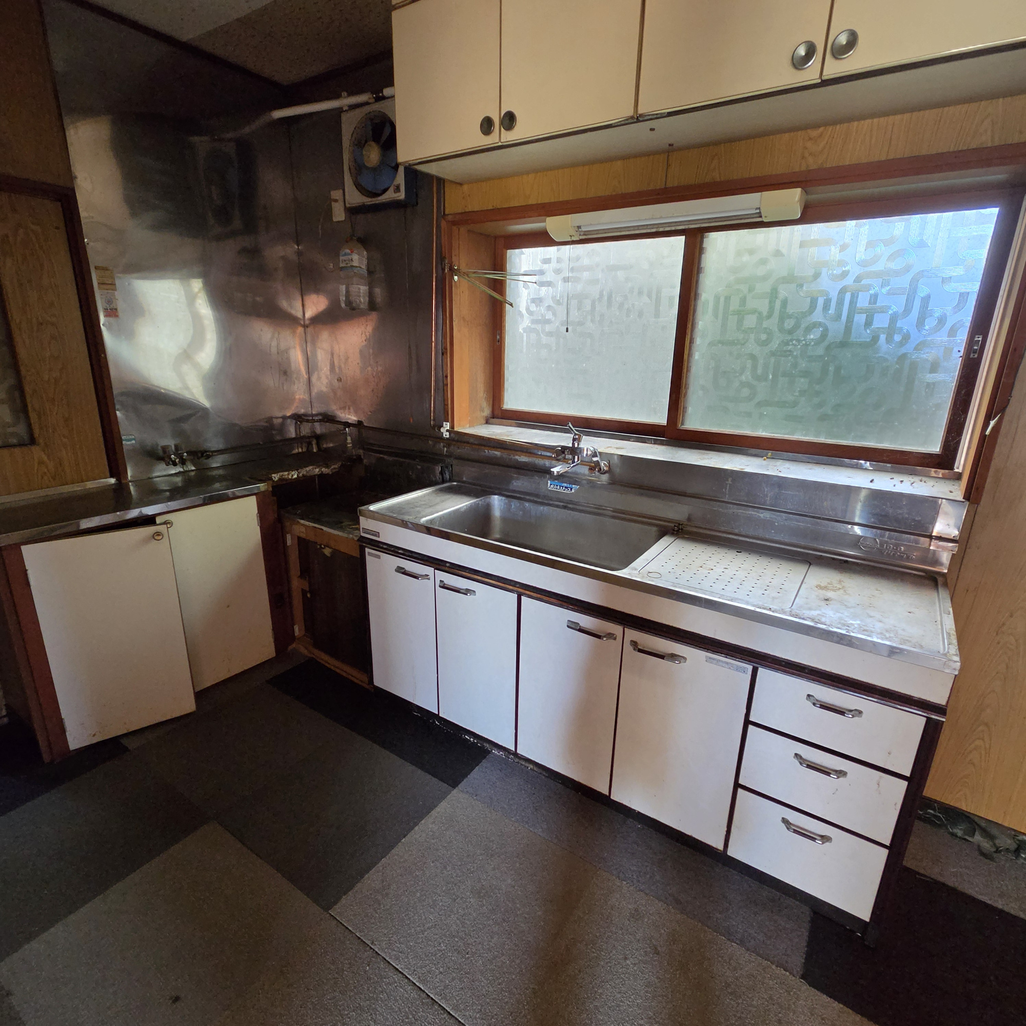 室蘭市水元町8-22　中古住宅のキッチン