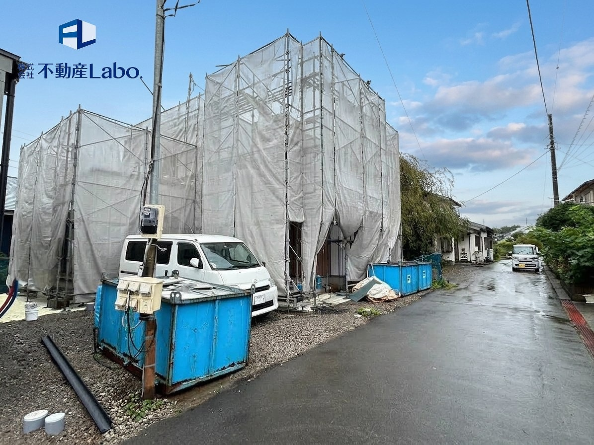 御殿場市　萩原1期　全2棟の前面道路含む現地写真|3台駐車可能スペースあり