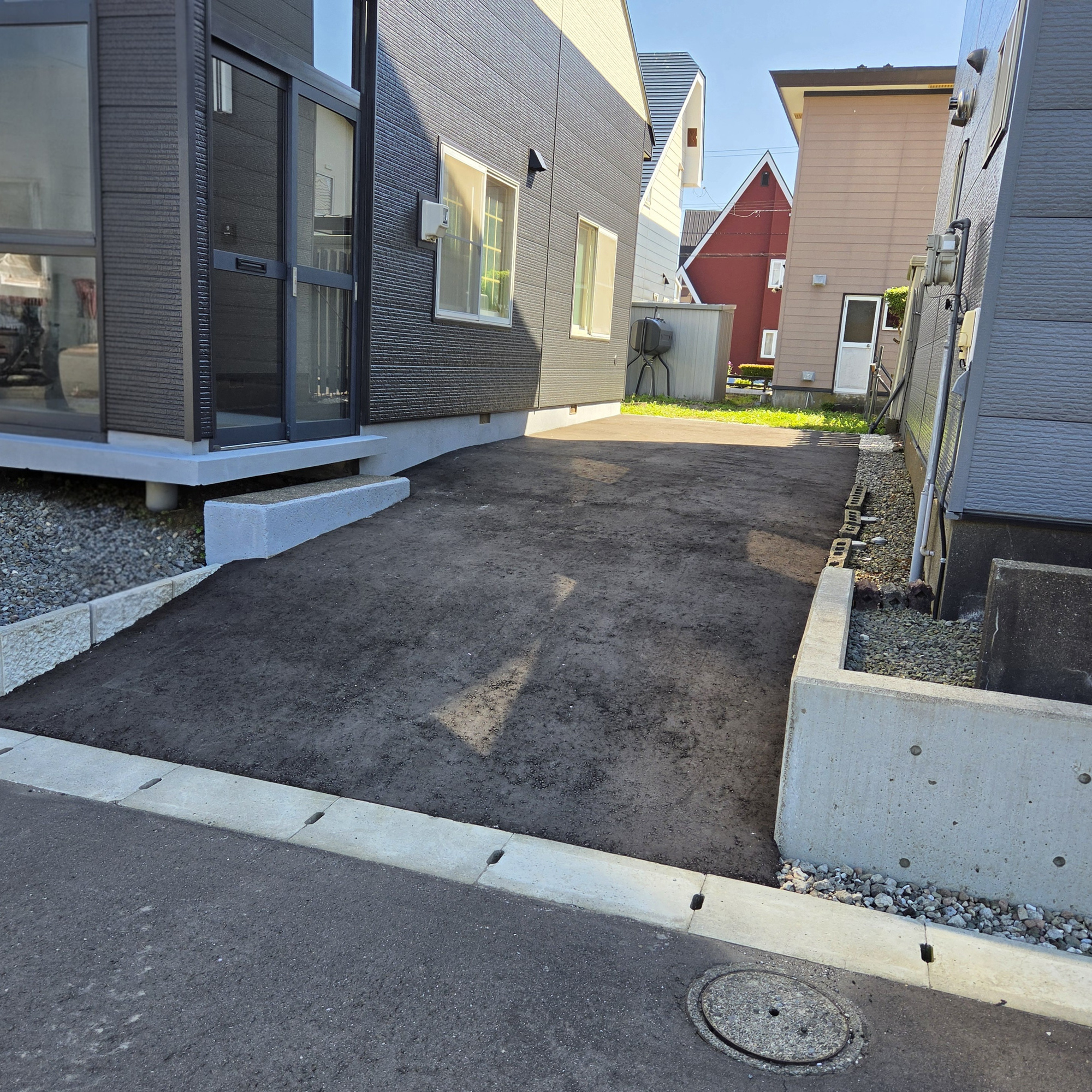 登別市千歳町4丁目5-204　リフォーム済中古住宅の駐車場