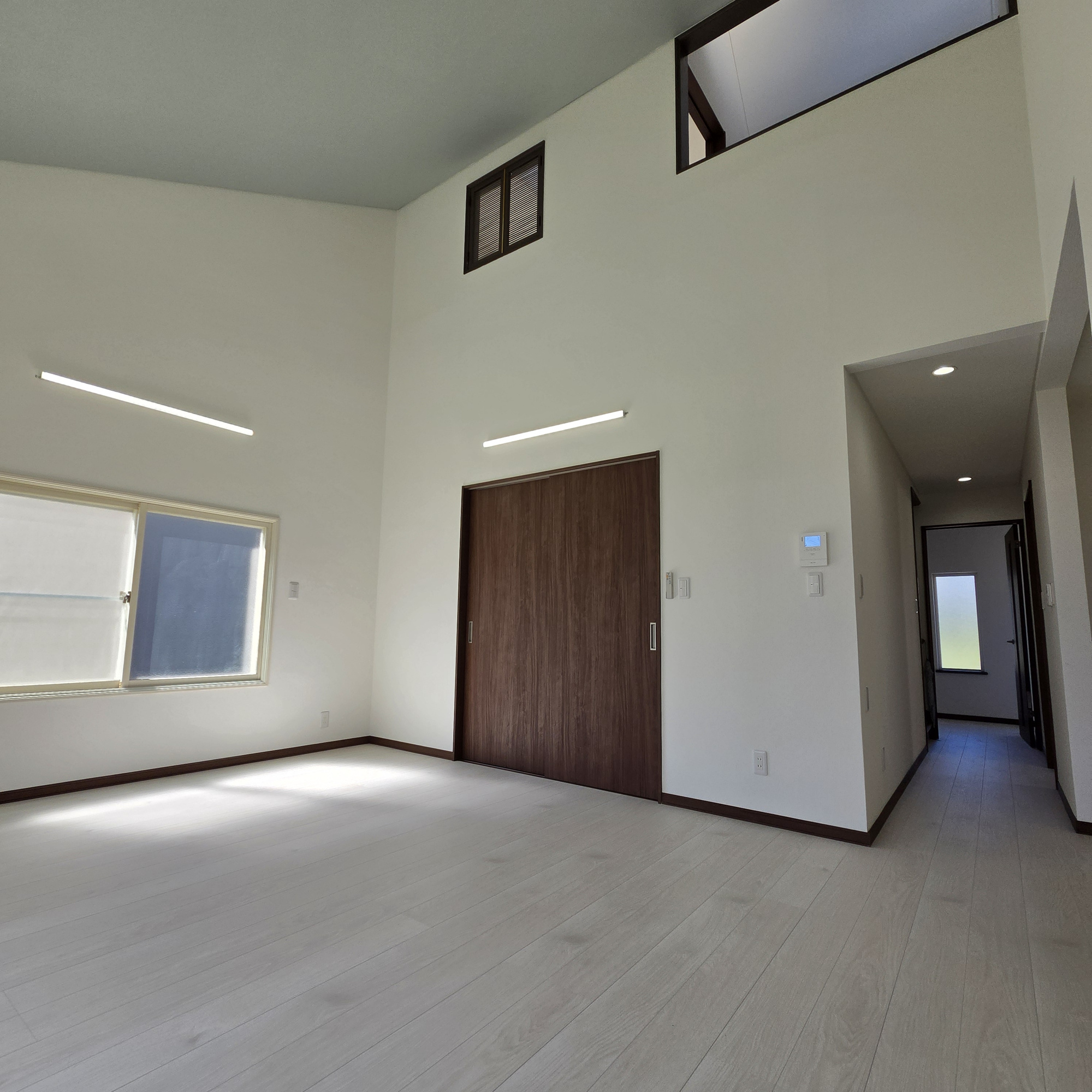登別市千歳町4丁目5-204　リフォーム済中古住宅の居間・リビング
