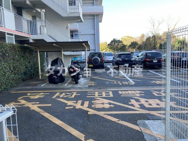 アーベントハイム幕張花見川の駐車場|駐車場に車を止められます