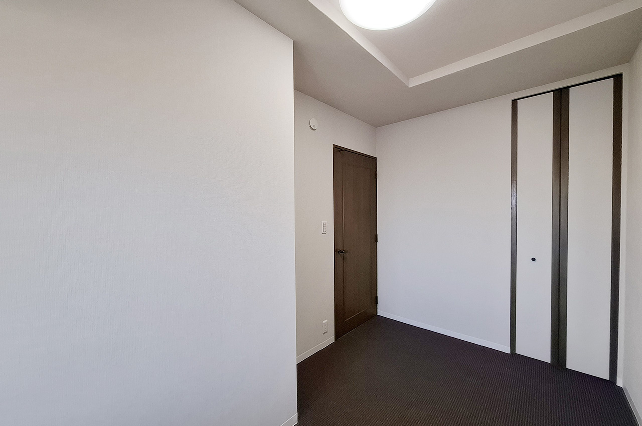 助松パーク・ホームズの子供部屋|洋室2：約4.6帖のお部屋。子供部屋や趣味部屋など多用途に活用できます。