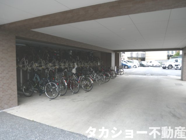 ダイアパレス市原八幡宿の駐車場|駐車場に車を止められます