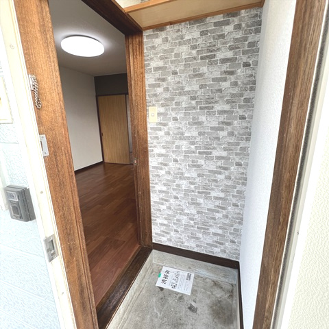 登別市中央町5丁目19-2　ハイデンス5の玄関