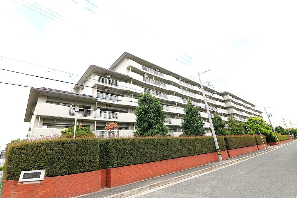 京橋南コーポ1号棟の外観