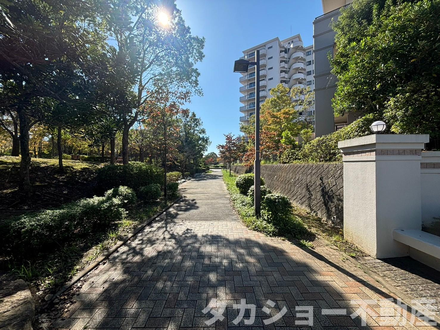 ウッドパークちはら台駅前P棟の周辺