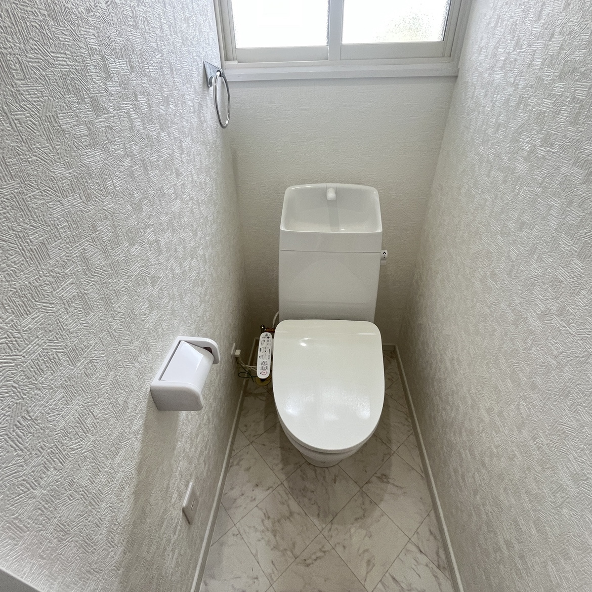 登別市片倉町4丁目8-4　リフォーム済中古住宅のトイレ