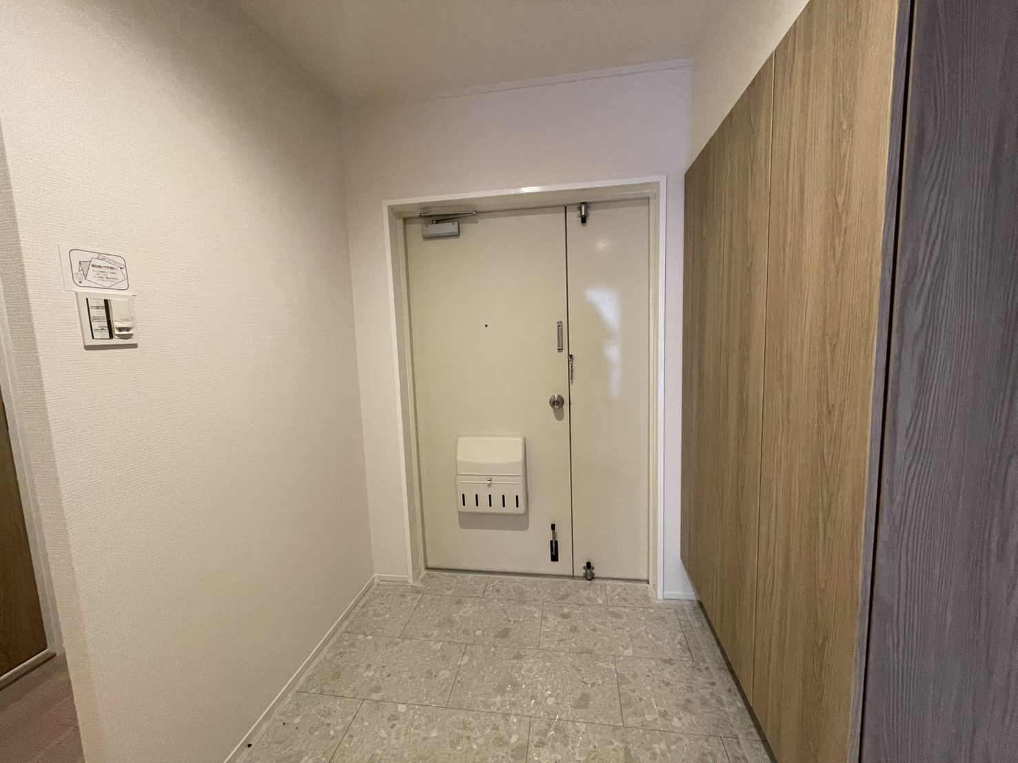 ロイヤルヒル芦屋の玄関