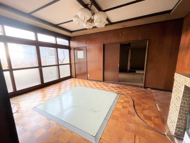 登別市美園町4丁目26-2　中古住宅の居間・リビング