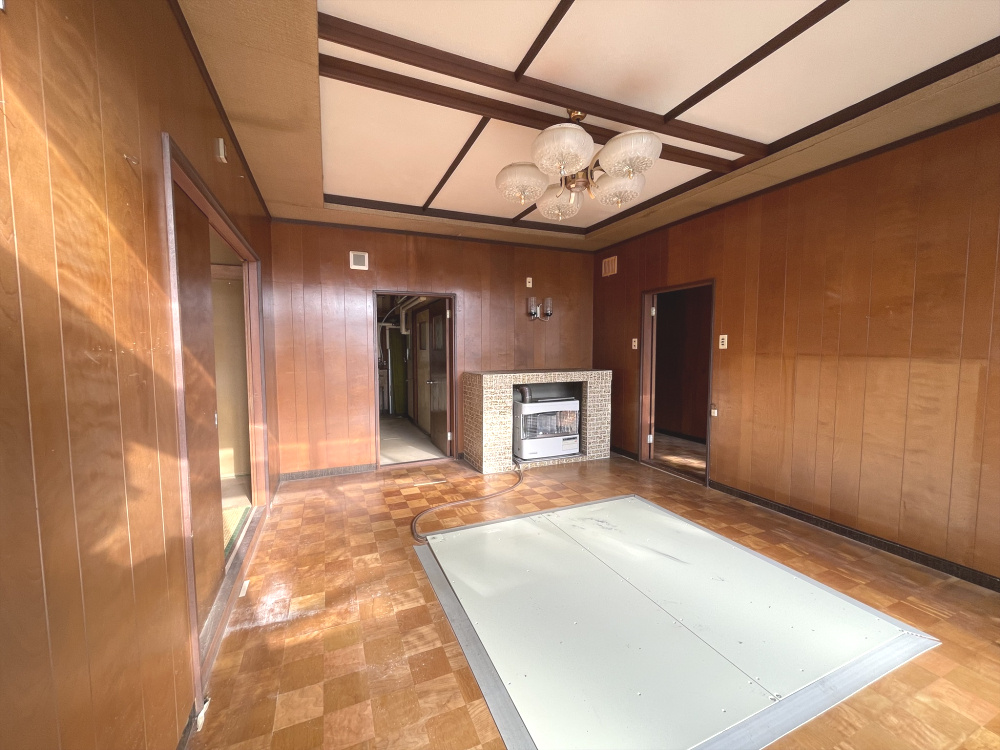 登別市美園町4丁目26-2　中古住宅の居間・リビング