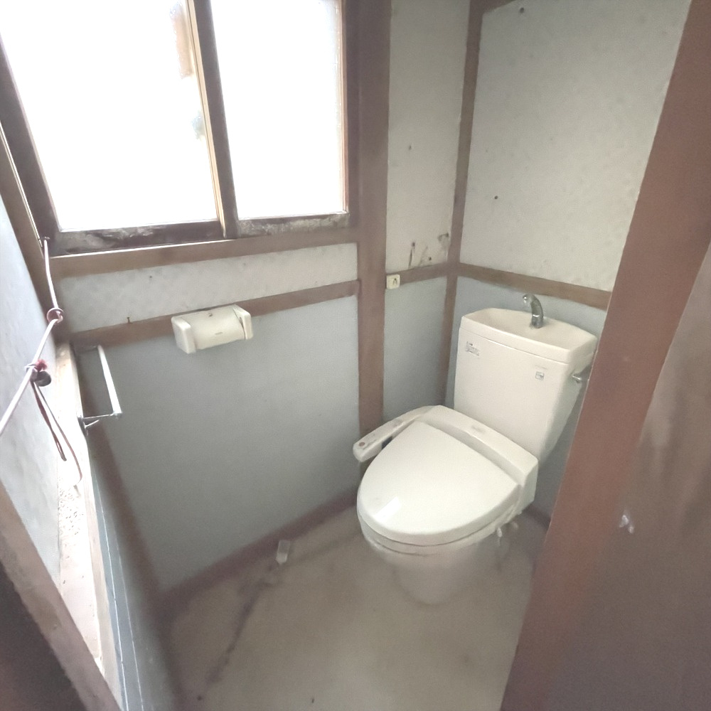 登別市美園町4丁目26-2　中古住宅のトイレ