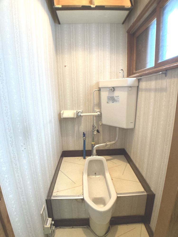 室蘭市小橋内町2丁目3-16　中古住宅のトイレ