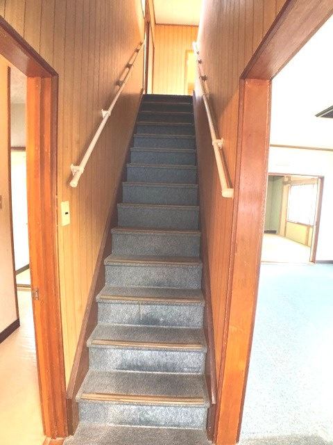 室蘭市小橋内町2丁目3-16　中古住宅の内装