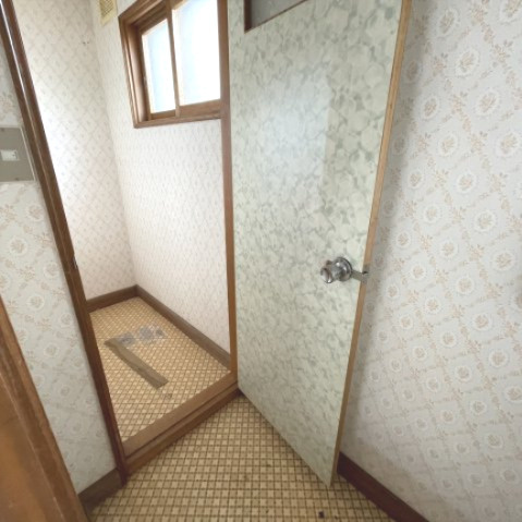 室蘭市白鳥台5丁目44-20　中古住宅の収納