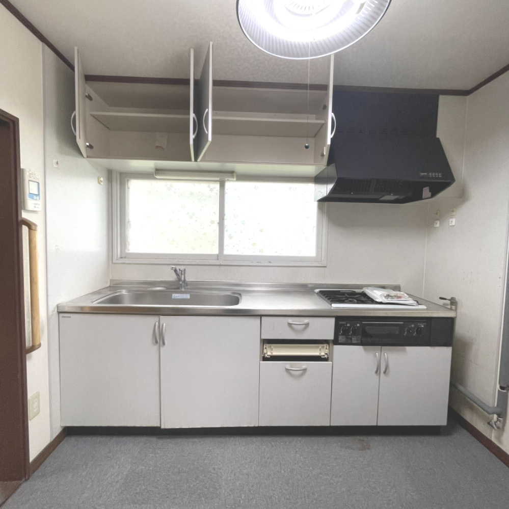 室蘭市白鳥台5丁目44-20　中古住宅のキッチン