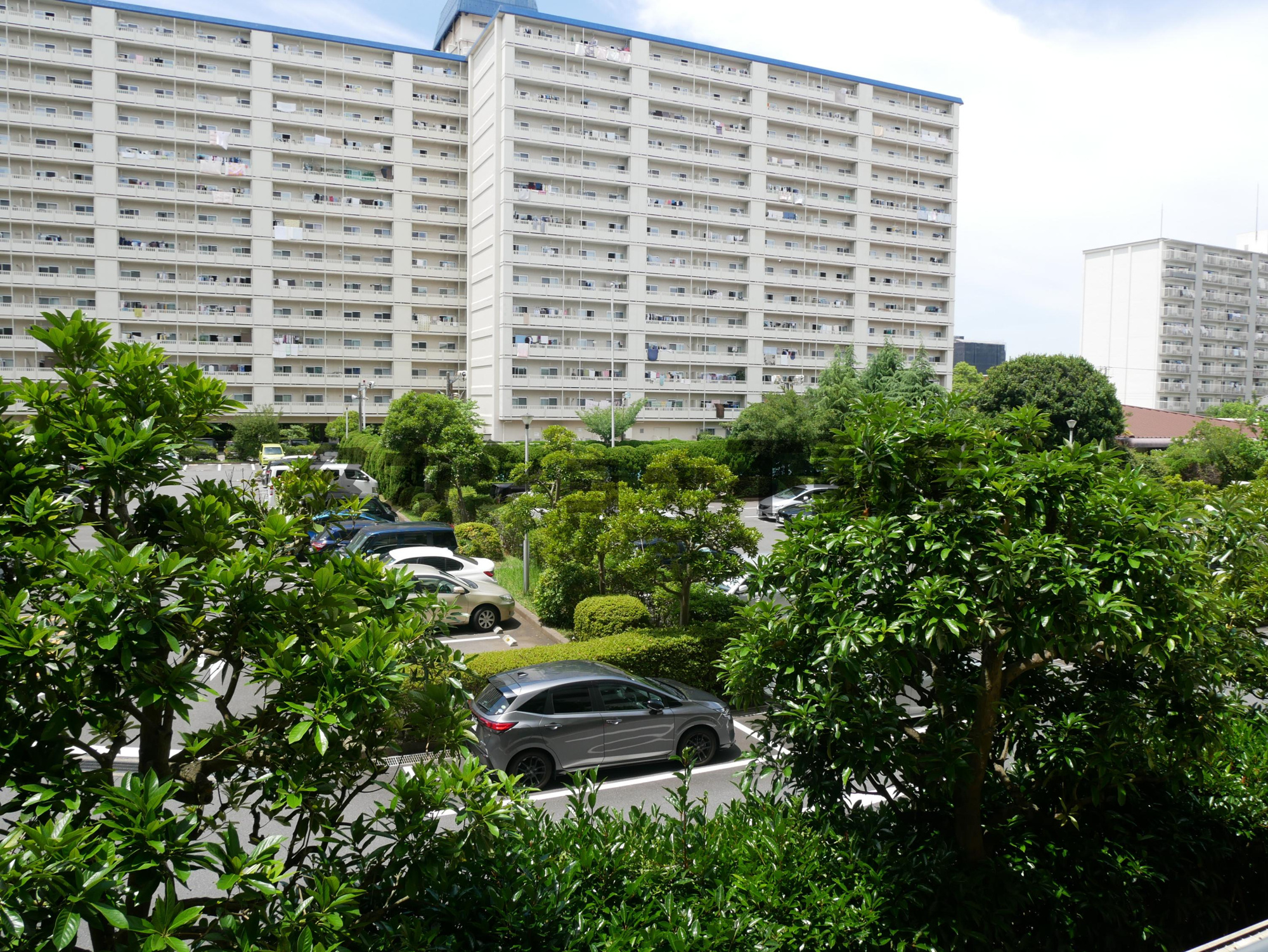 東建検見川マンションB棟の外観|外はこのようになっています